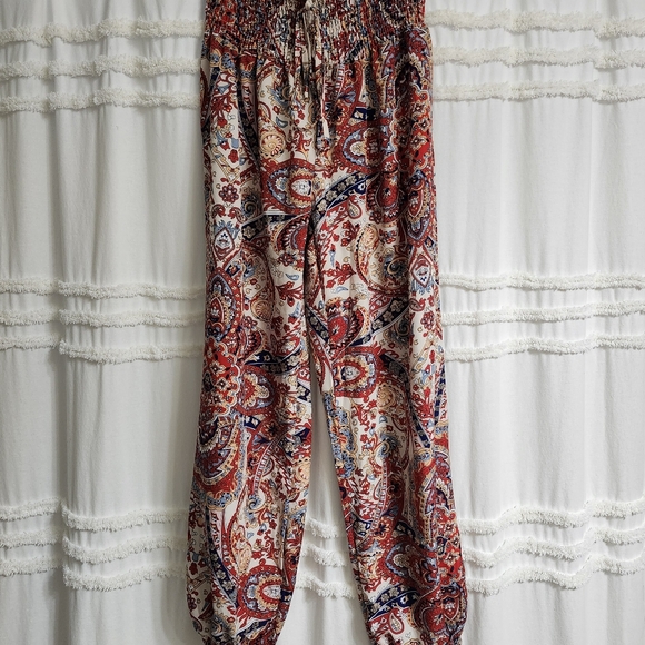 BNWOT Boho halter top and pants. Size small. FINAL PRICE!!! - Picture 4 of 15